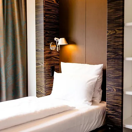 Motel One Berlin-Tiergarten-3