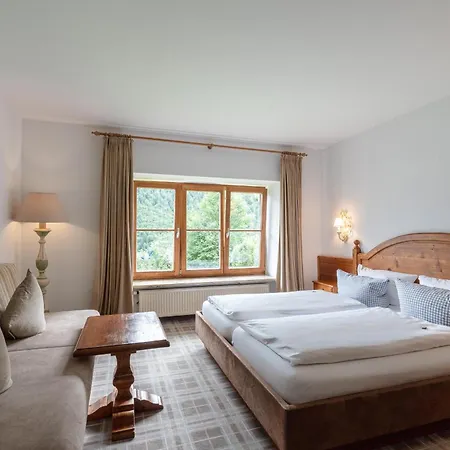 Hotel Blaue Gams ***S-2