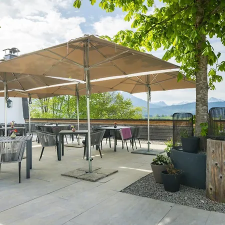 Hartungs Hoteldorf-3