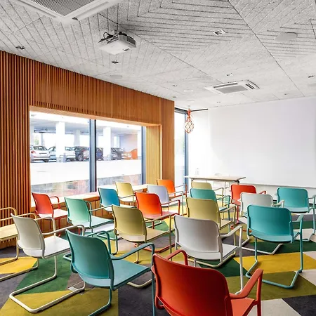 Ibis Styles Warszawa Centrum-2