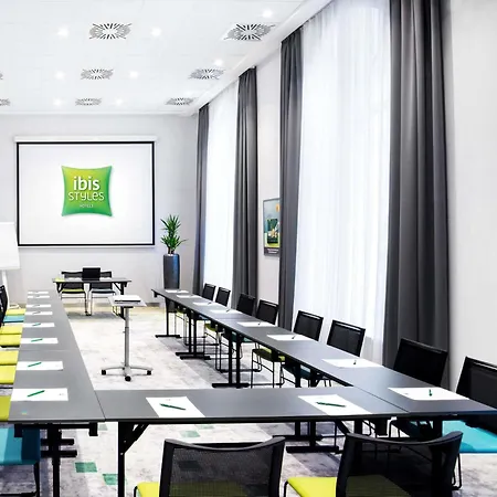 Ibis Styles Budapest Center-3