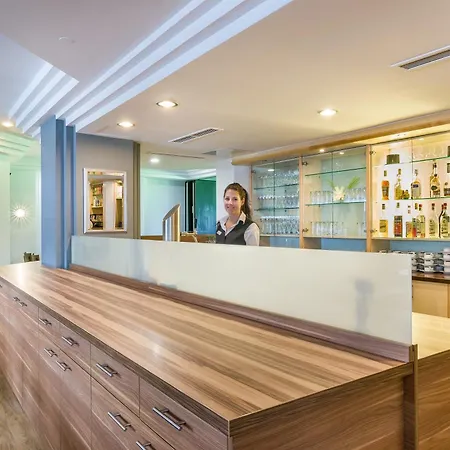 Garner Hotel Stuttgart City Centre By Ihg-2