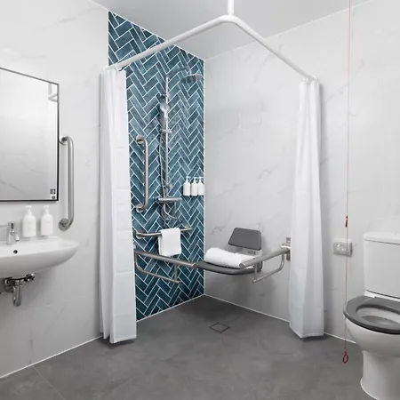 Spark By Hilton London Chiswick-3