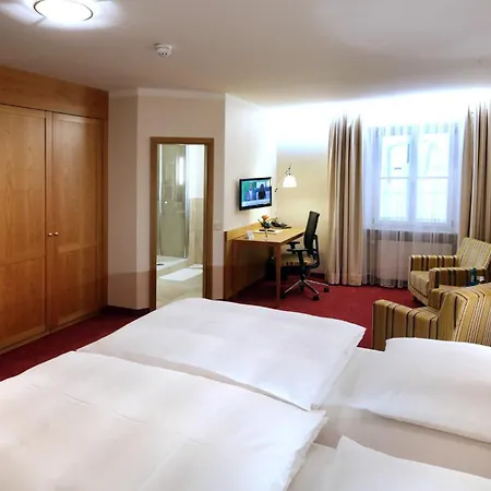 Bayerischer Hof-2
