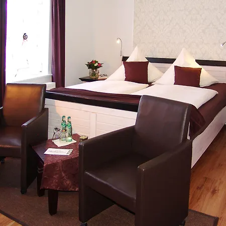Hotel Garni Landhaus Uttum-3