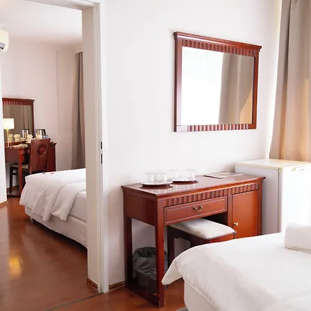 Hotel Attaché-3