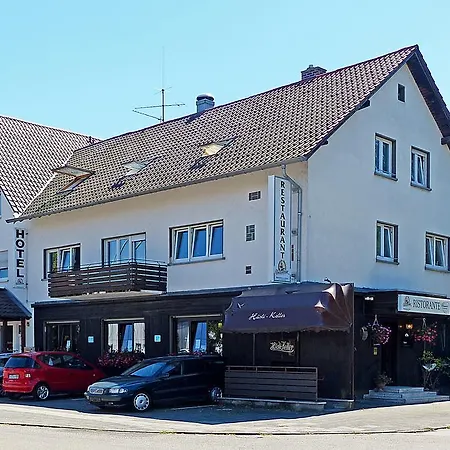 Donnici im Schwyzerhüsli-2