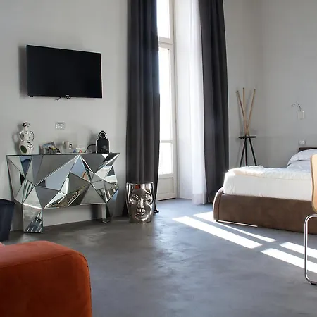 Piazza Castello Suite-3