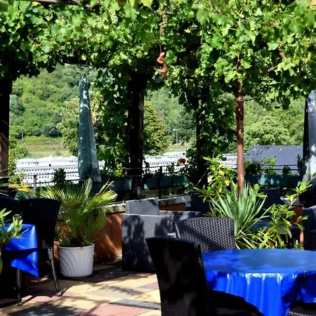 Mosel Weinhotel Steffensberg-3