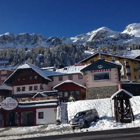 Party Hotel Taverne-3