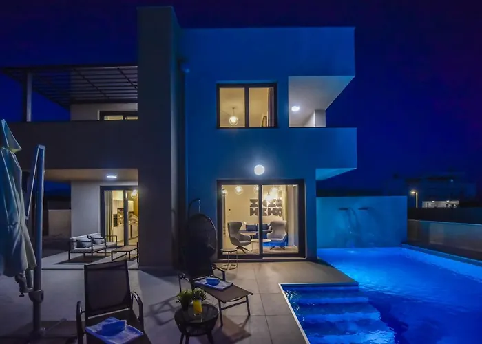 Sara - Private Infinity Pool