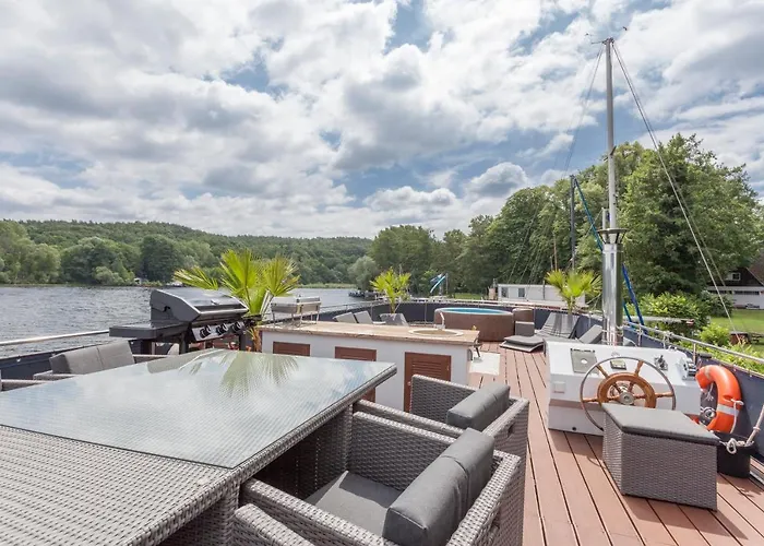 Hotel nahe College: Hausboot Deluxe