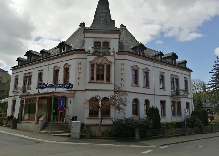 Zur Talsperre