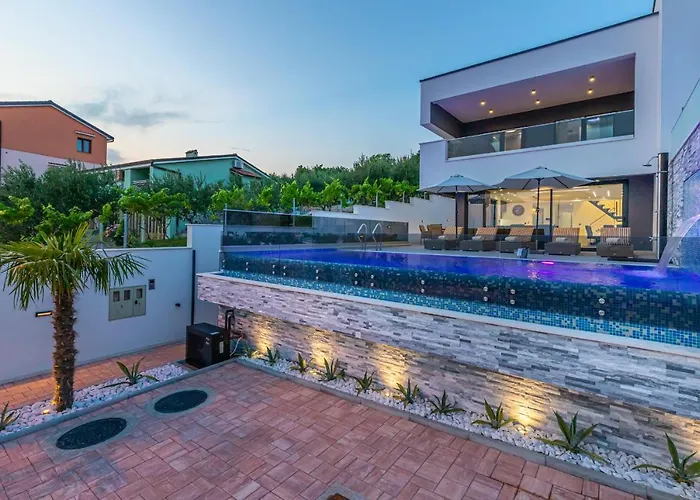 Villa: Luxury Villa Lorena With Heated Pool, Jacuzzi,Sauna And Seaview