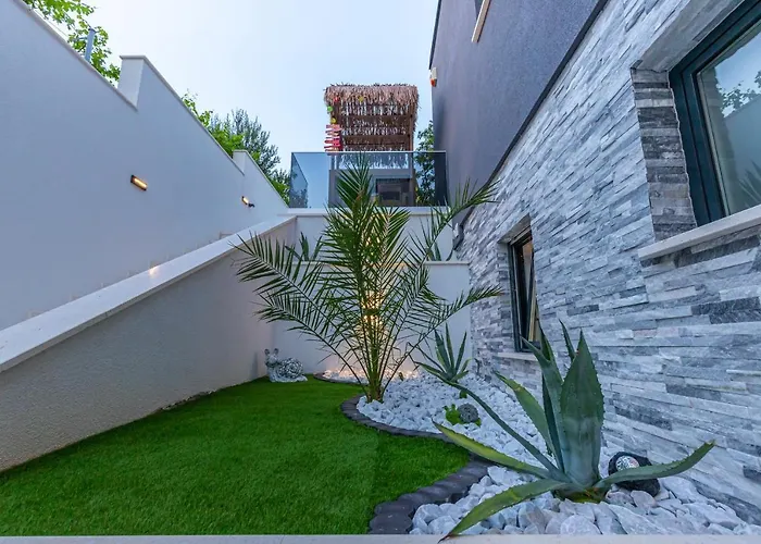 Villa: Luxury Villa Lorena With Heated Pool, Jacuzzi,Sauna And Seaview