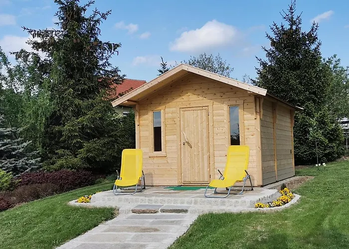 Gästehaus: Pension Raupennest mit Blockhaussauna