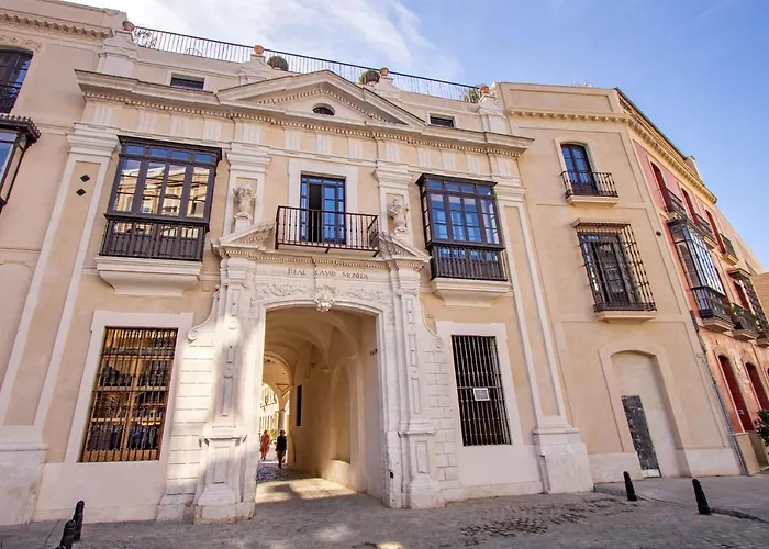 Casa De La Moneda Residences
