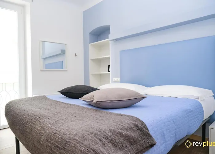 Lia Rooms