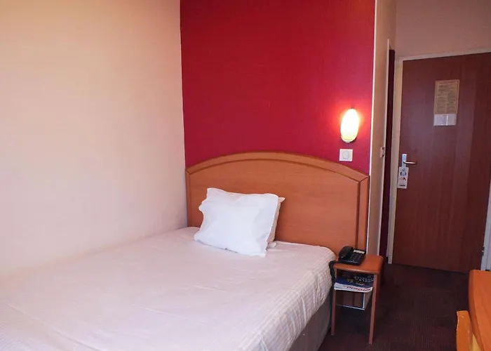 Comfort Cecil Metz Gare