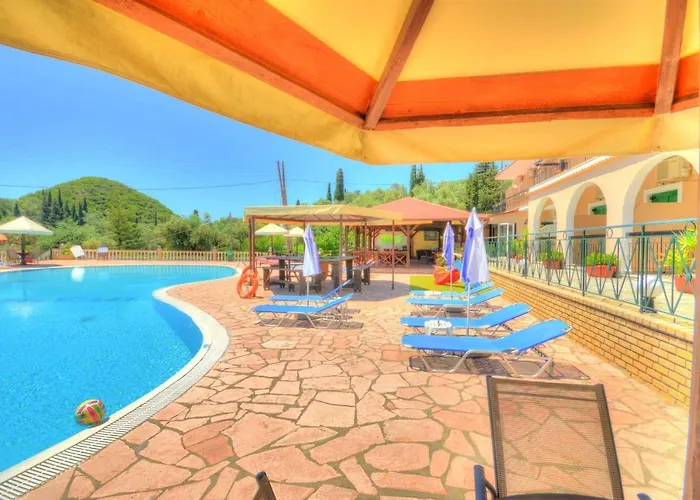Mermaid Pool Studios And Bar
