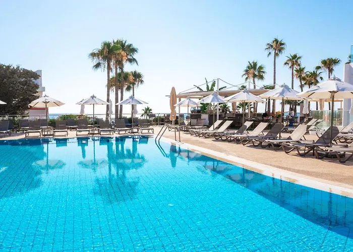 Leonardo Crystal Cove & Spa - Adults Only