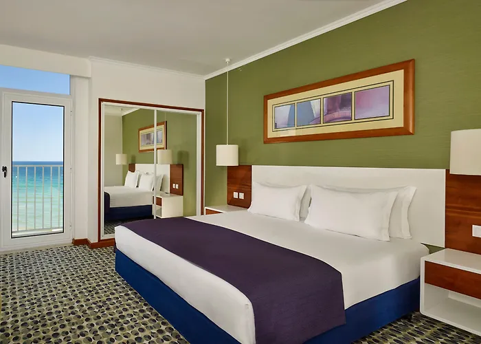 Holiday Inn Algarve - Armacao De Pera, An Ihg