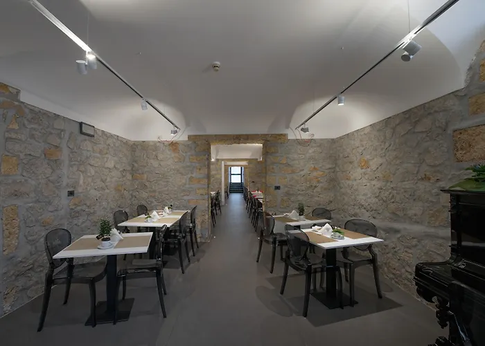 Resort: Hotel Tonic