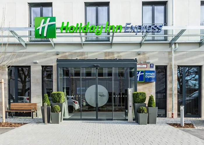 Holiday Inn Express - City East By Ihg