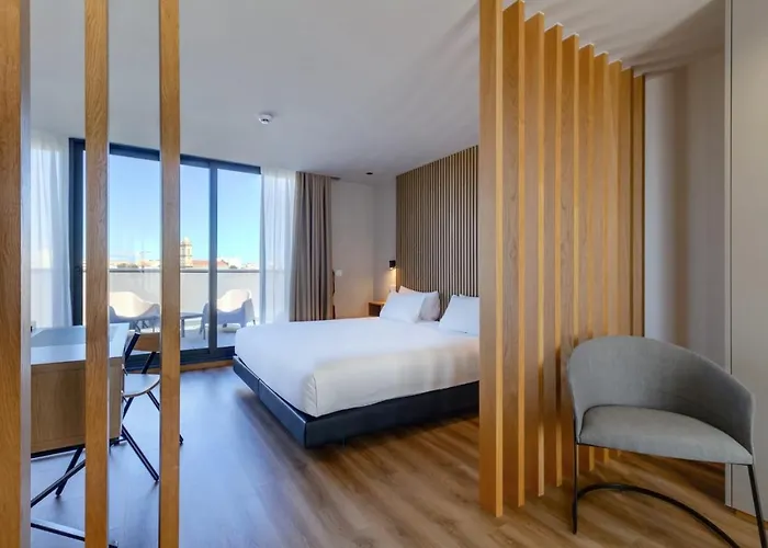  Room Select Porto
