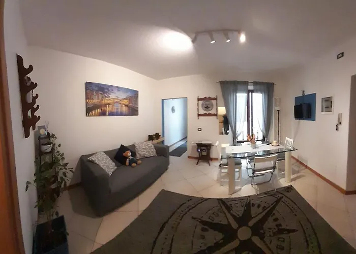 Simone'S Scala House