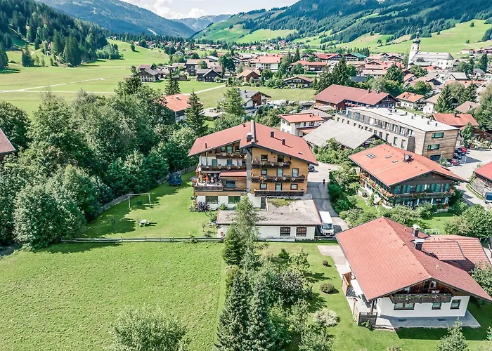 Ferienvermietung: Haus Kristall