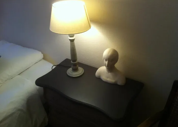 B&B: A Room In Paris