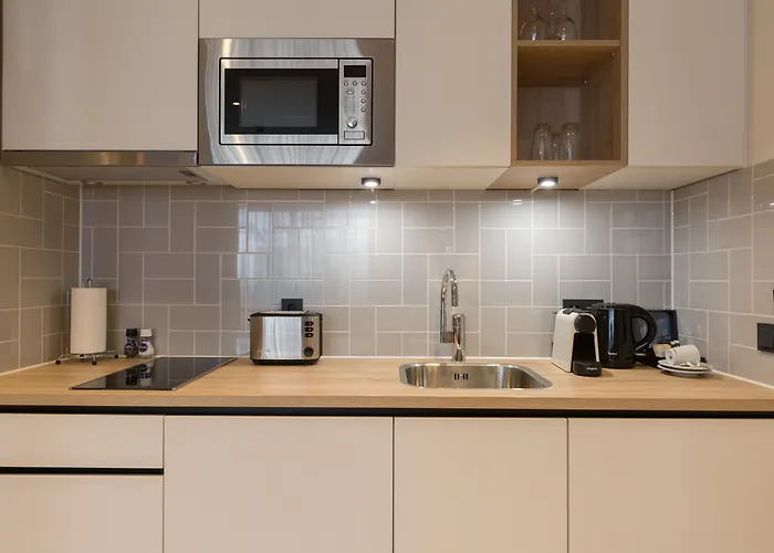 Staybridge Suites - Parliament By Ihg