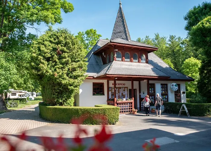 Hotel Am Castrum Camping & Pension
