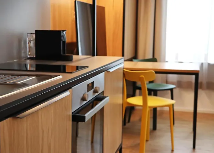 S12 - Boardinghouse By Trezor