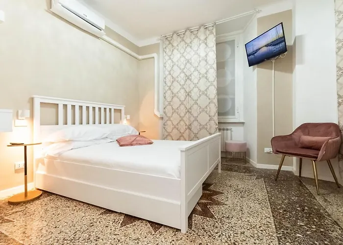 Zentrales Hotel: Cattedrale Di San Lorenzo Rooms