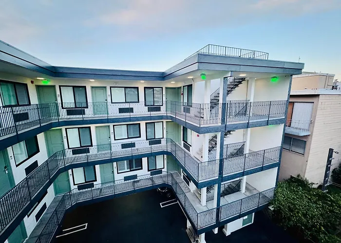 Motels La Casa Inn