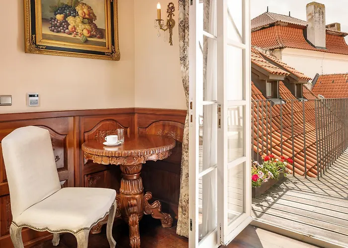 Iron Gate & Suites ue By Bhg