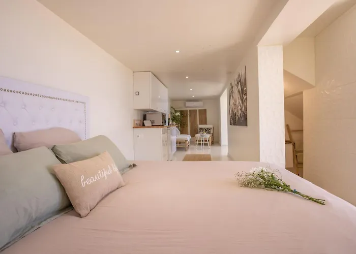 Hotel mit Tennis: LES SUITES LOVE 3 SPA VUE MER PISCINe
