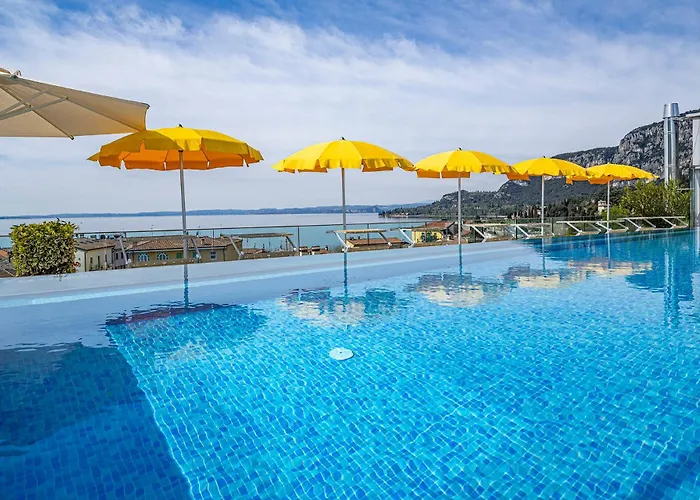 Sky Pool Hotel Sole Garda