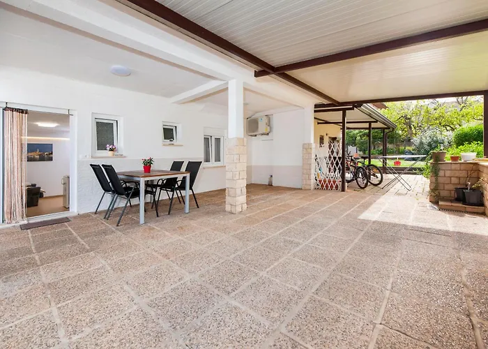 Apartments And Room Silvana