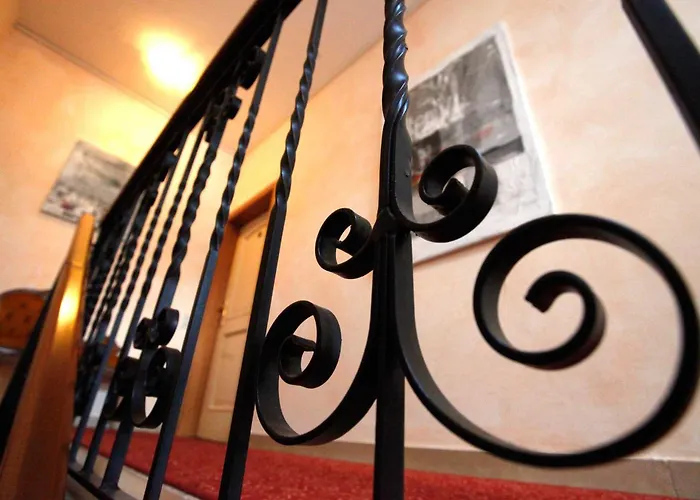 Ping Pong Hotel: Casa Antonelli