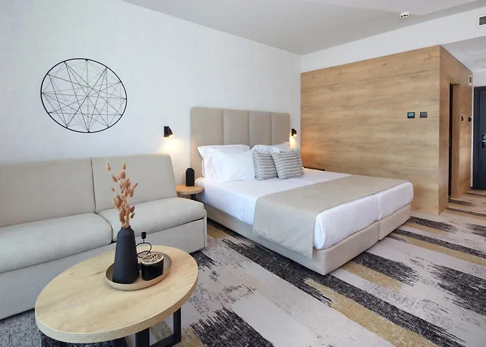 Marvel All Inclusive - Fully Renovated Free Beach Access