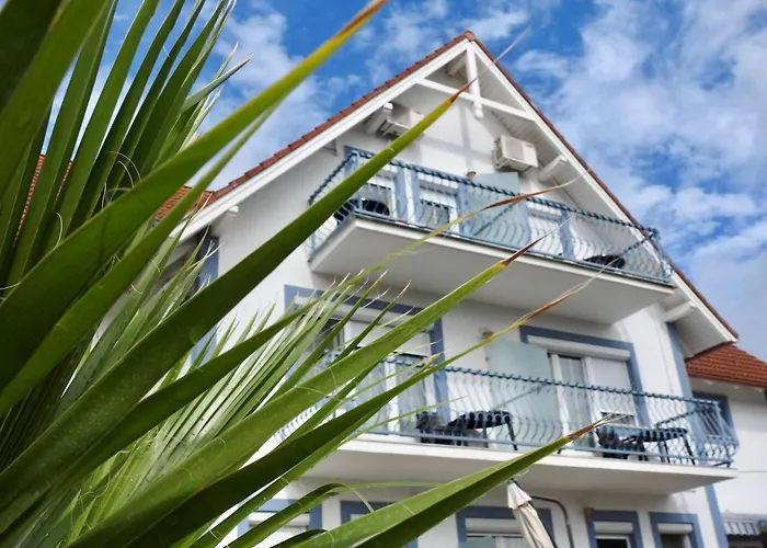 Hollik Apartmanhaz