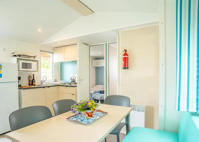  Happy Camp Mobile Homes In Camping Cisano San Vito