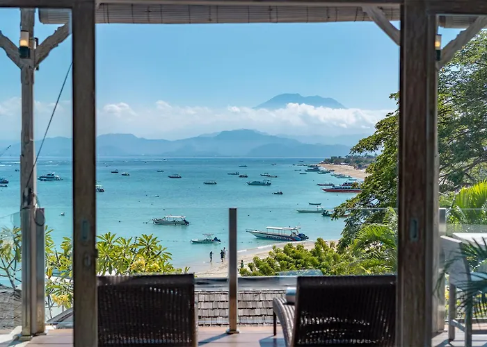 Lembongan Island Beach s