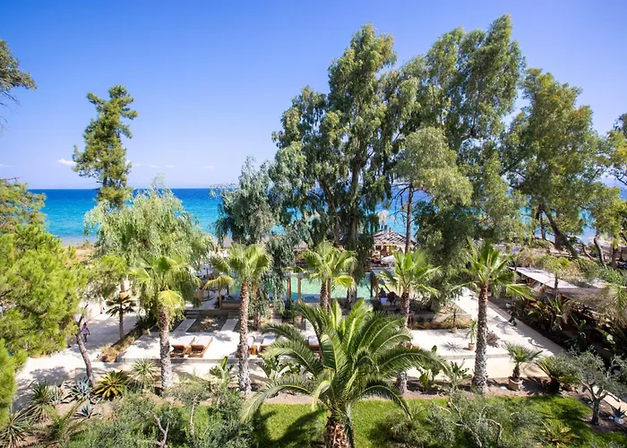Mako Sea & Suites