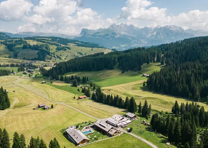  Dolomites Living Tirler