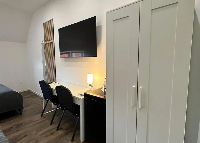 Gästehaus Bützfleth, Rad-Hotel, Arbeit&Privat, Bed&Breakfast, Mitten am Elb-Rad-Wanderweg