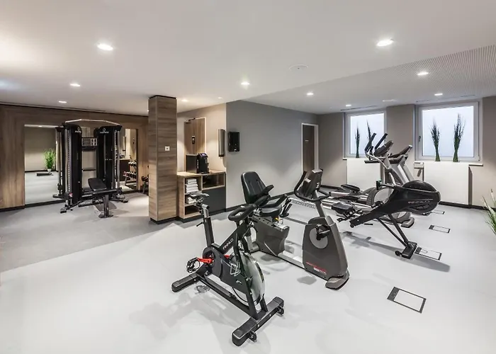Holiday Inn Express - City East By Ihg